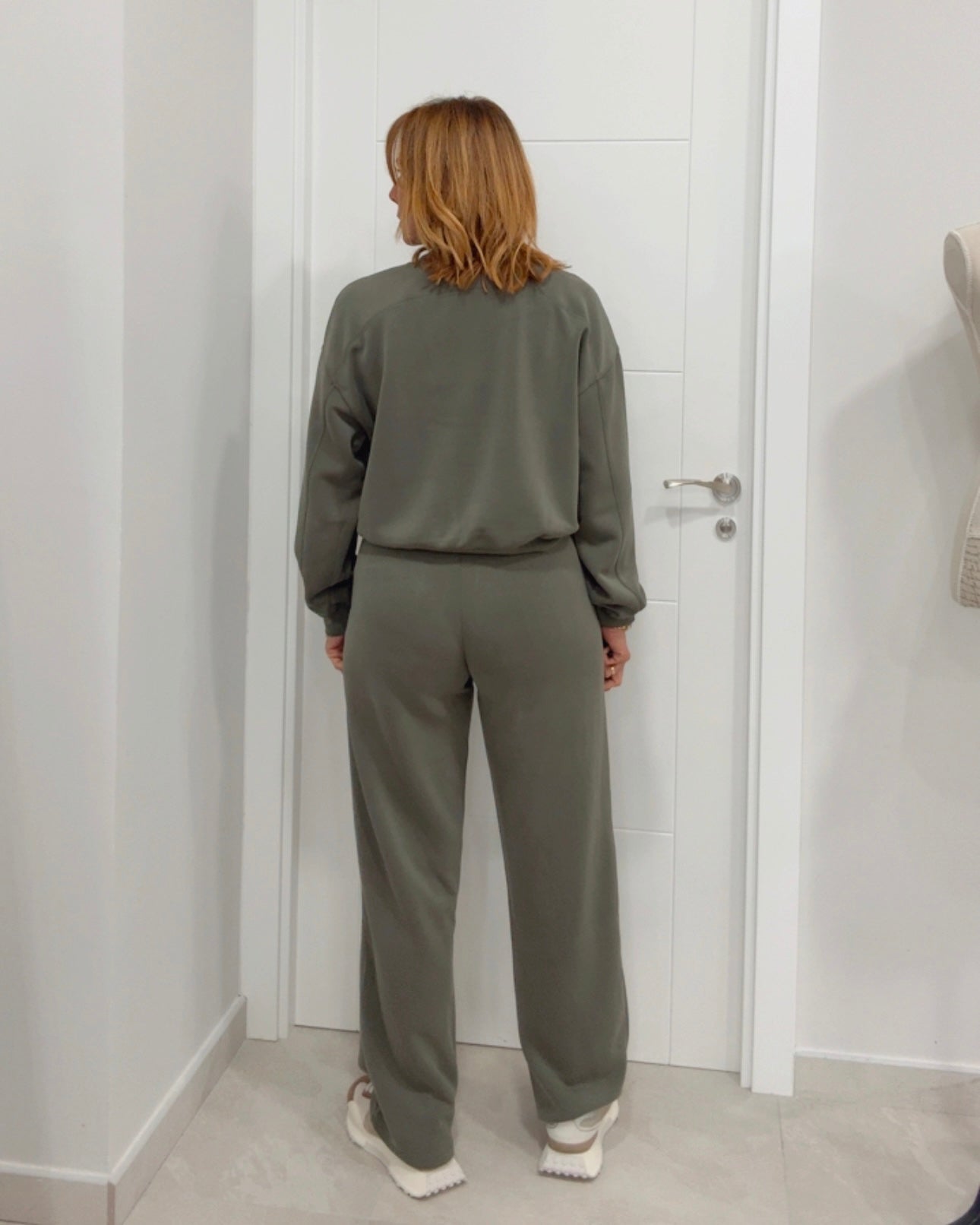 Conjunto deportivo kaki