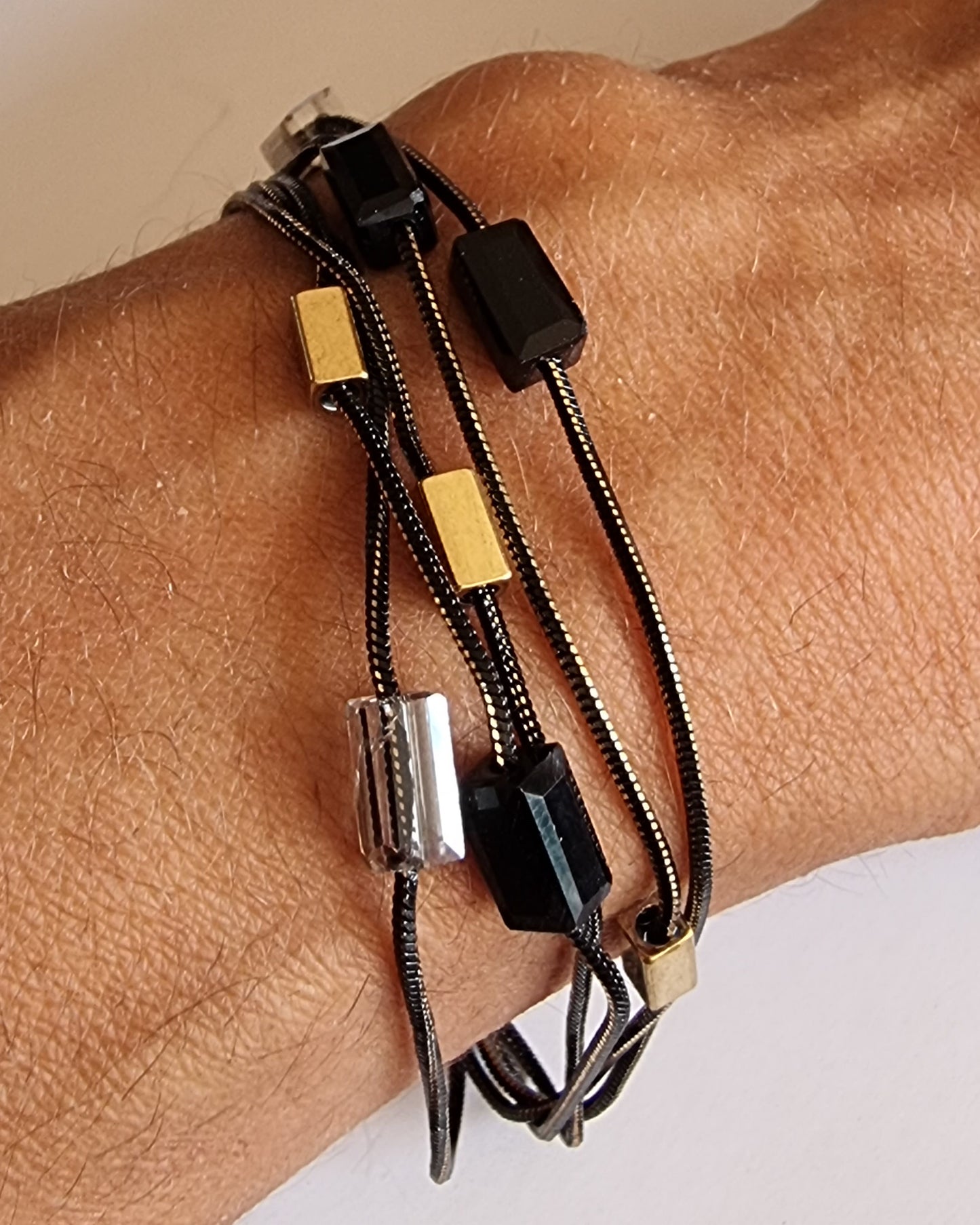 Pulsera negra abalorios