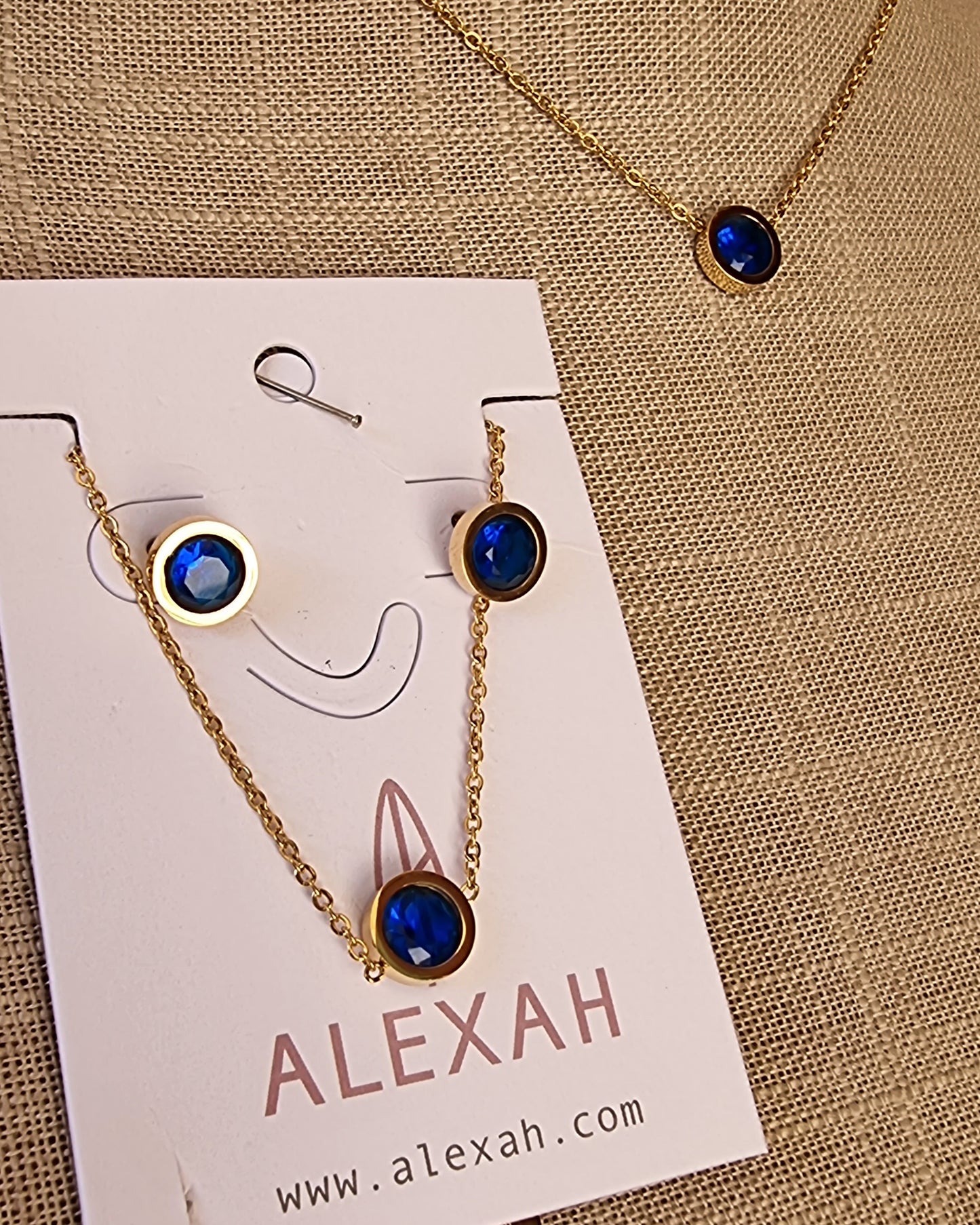 Conjunto colgante pulsera y pendientes