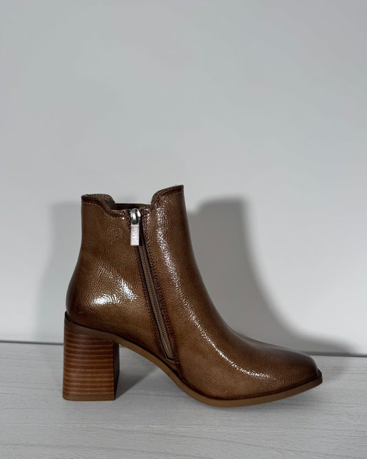 Botin charol beige XTI