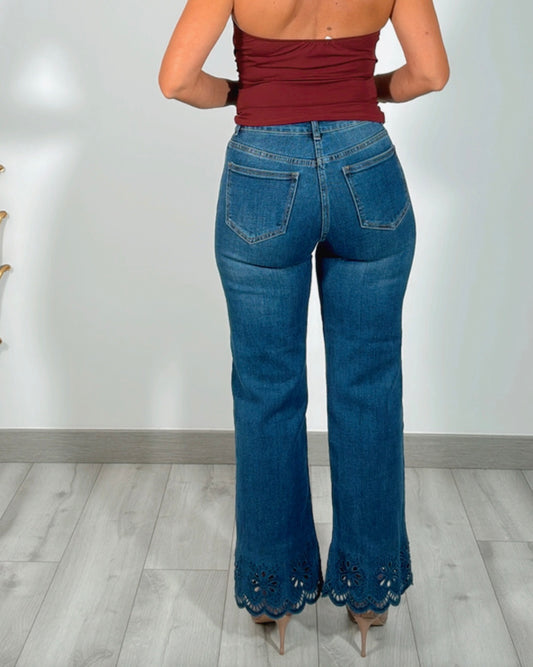 Jeans bajo troquelado