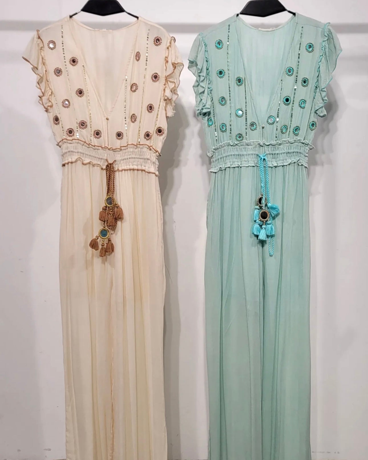 Mono boho espejos