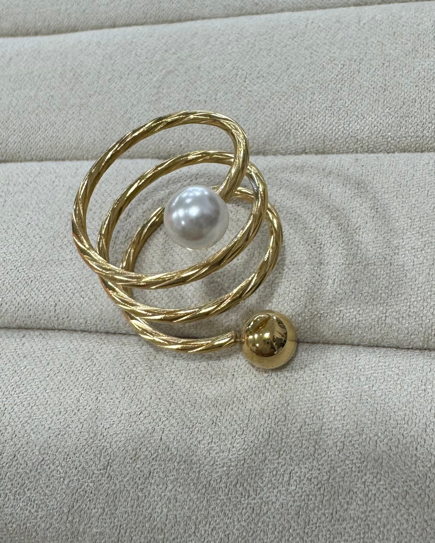 Anillo acero perlita dorada y acero