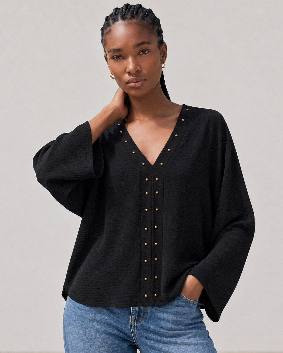 Blusa tachas negra