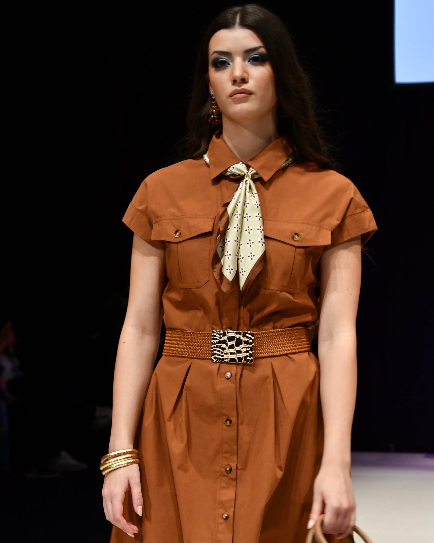 Vestido camisero Conchi tabaco