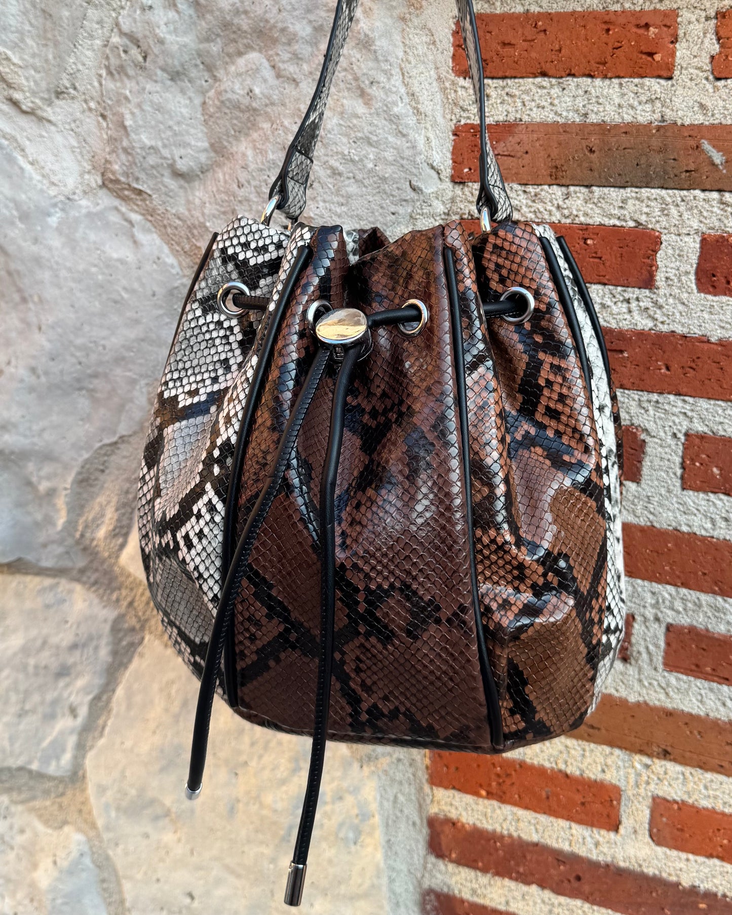 Bolso bombonera serpiente