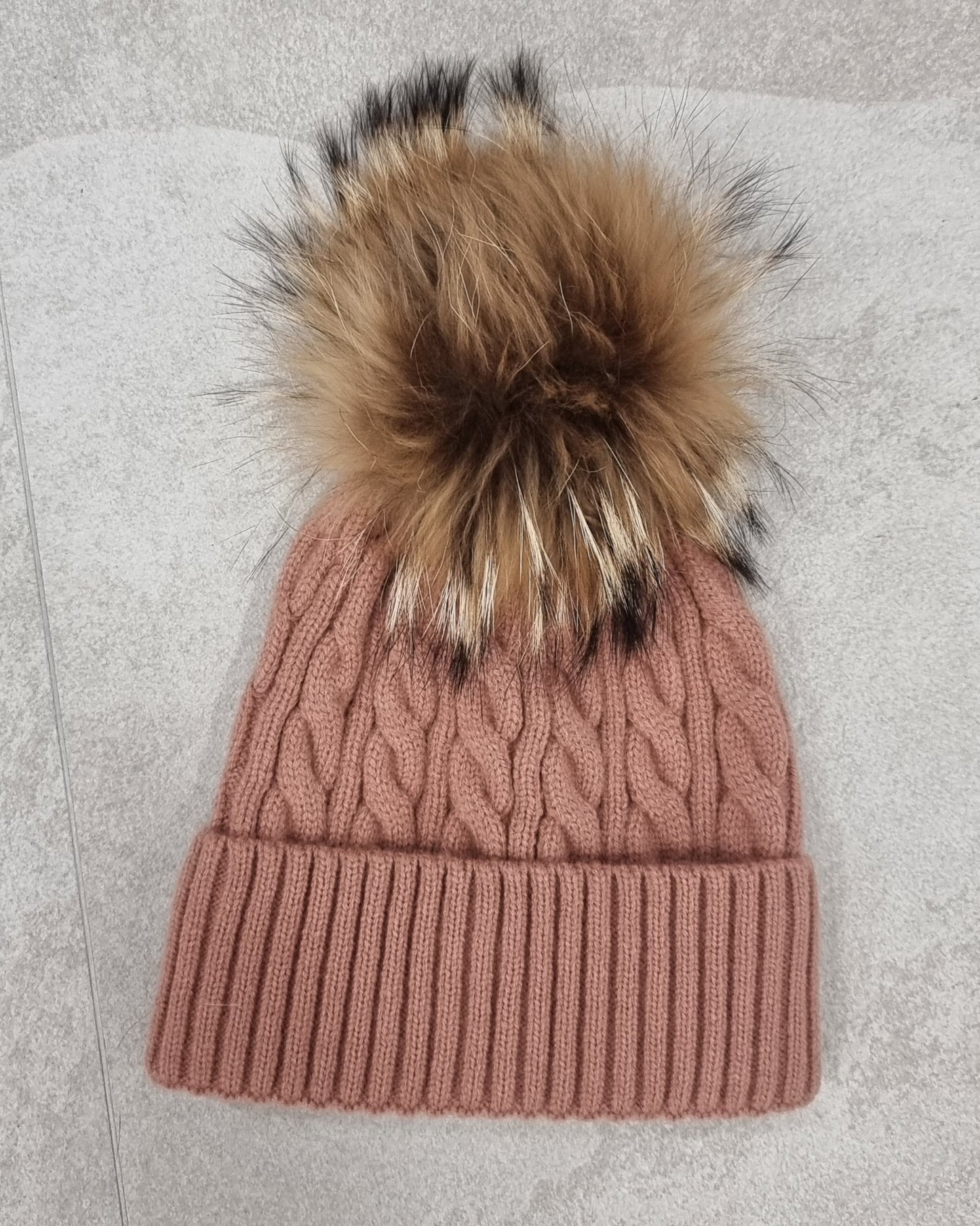 Gorro de lana con pompón