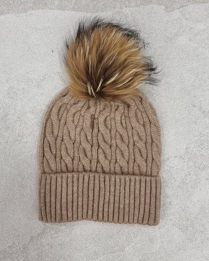 Gorro de lana con pompón