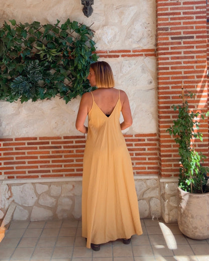 Vestido mostaza volantes