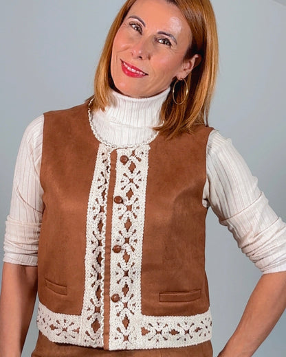 Chaleco antelina puntilla