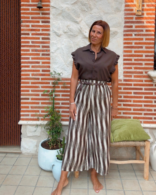 Pantalon estampado con cinturón