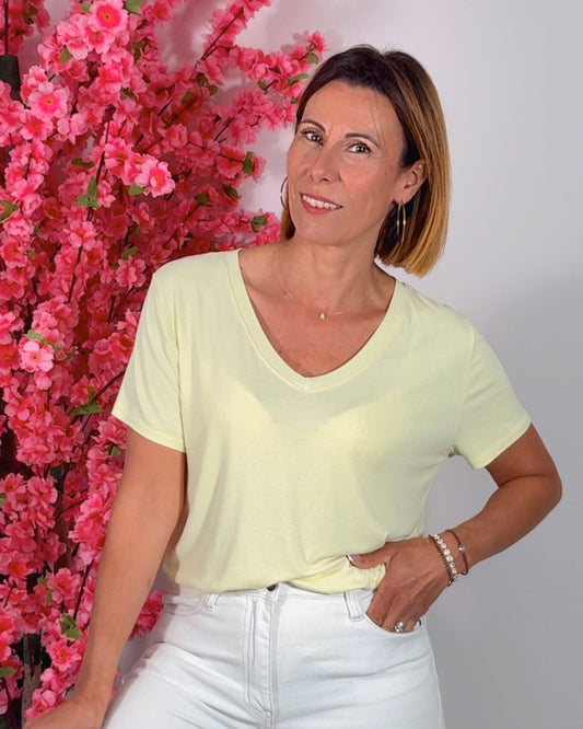 Camiseta amarilla pico