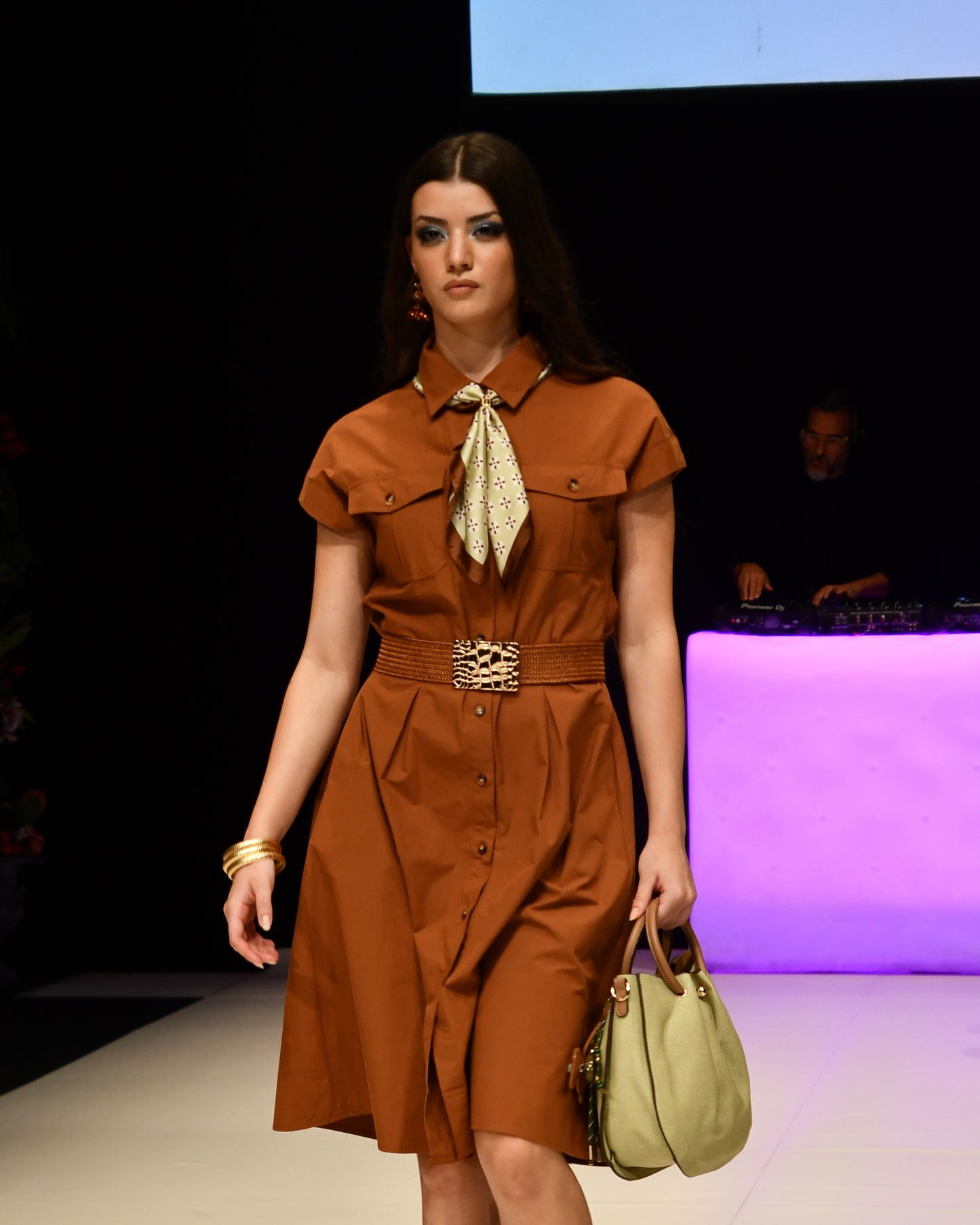 Vestido camisero Conchi tabaco