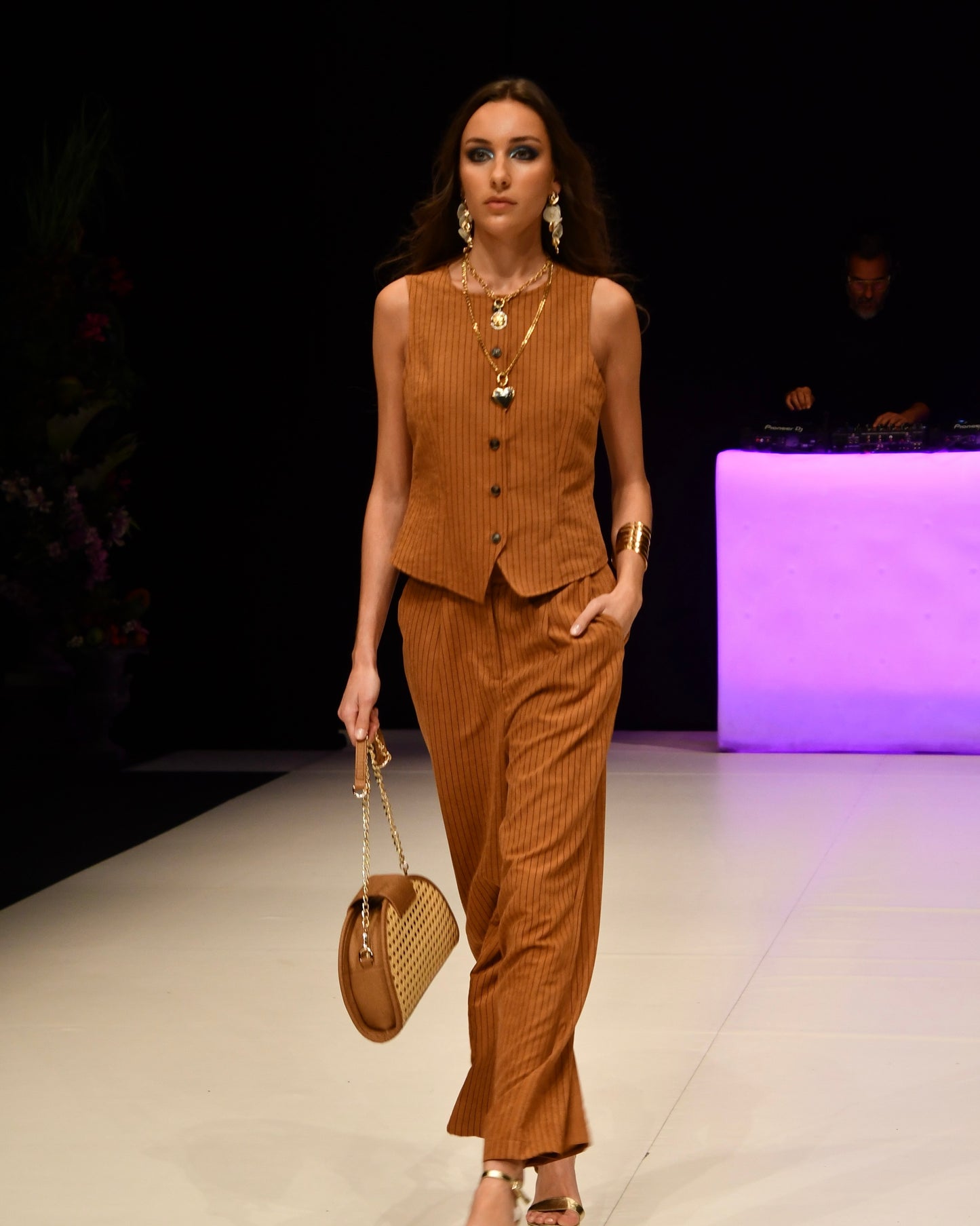 Chaleco dark tabaco