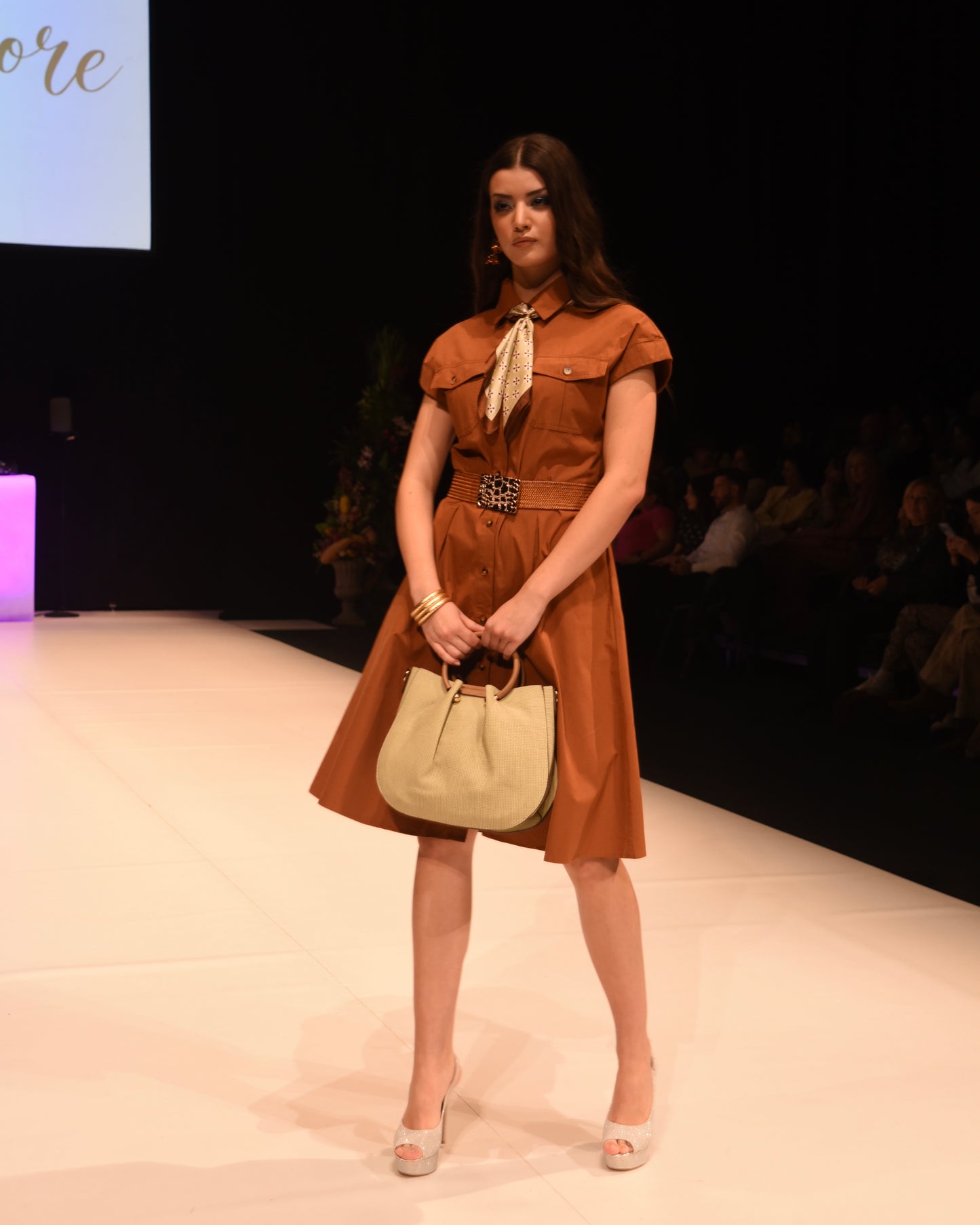 Vestido camisero Conchi tabaco