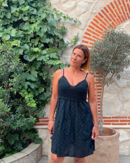 Vestido troquelado negro