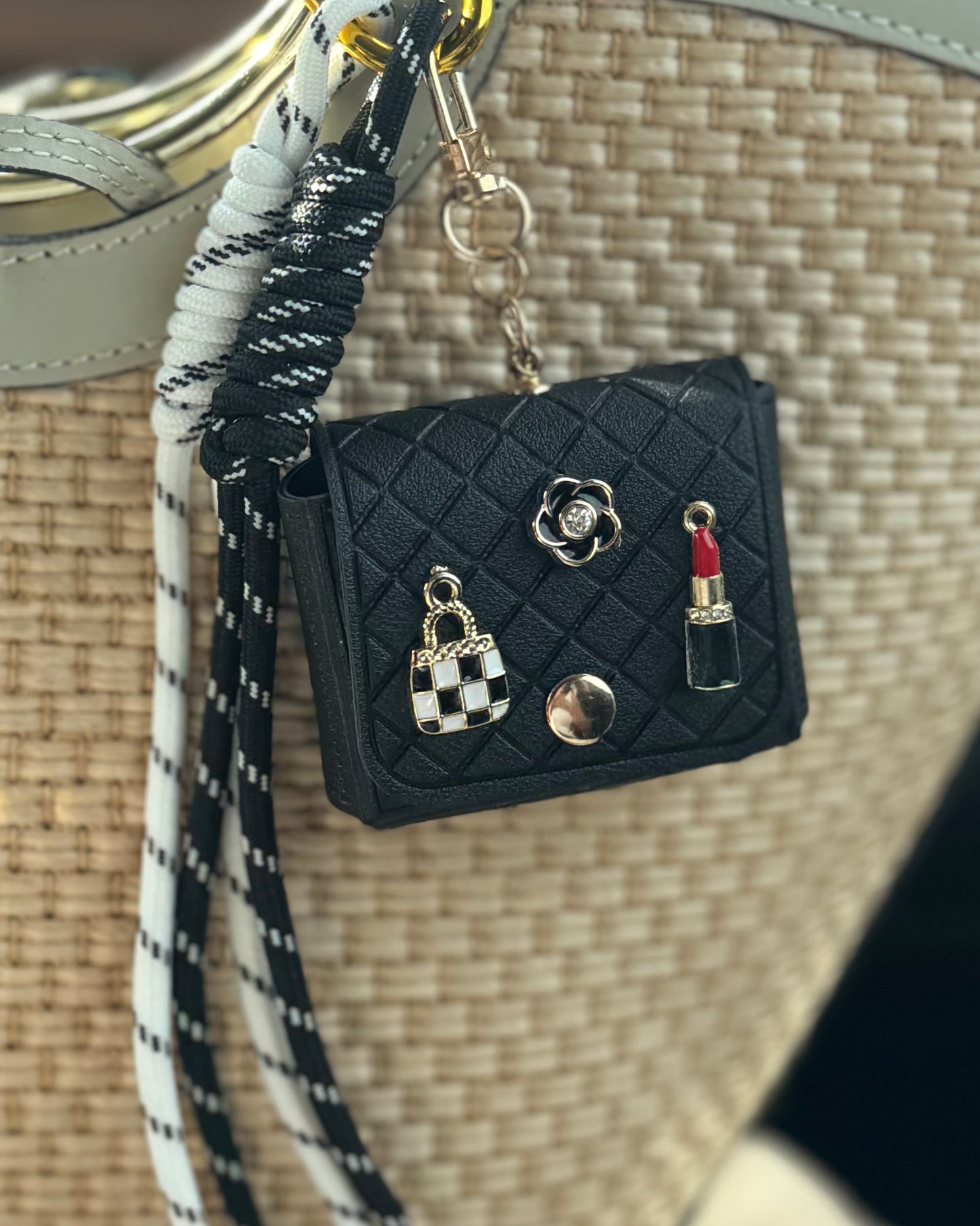 Llavero bolso negro