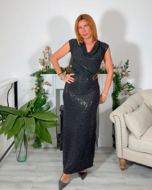 Vestido brilli broche