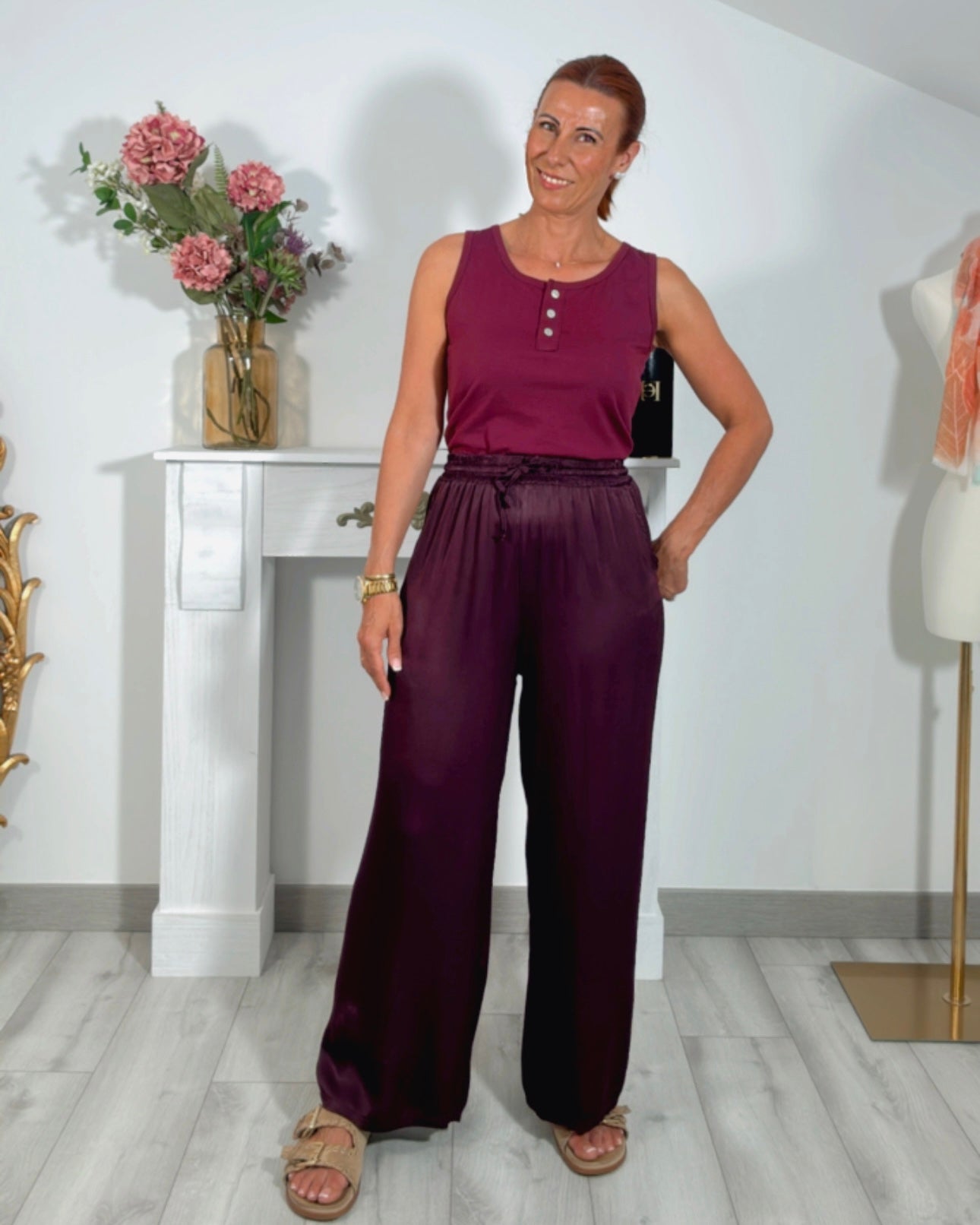 Pantalón satinado vino