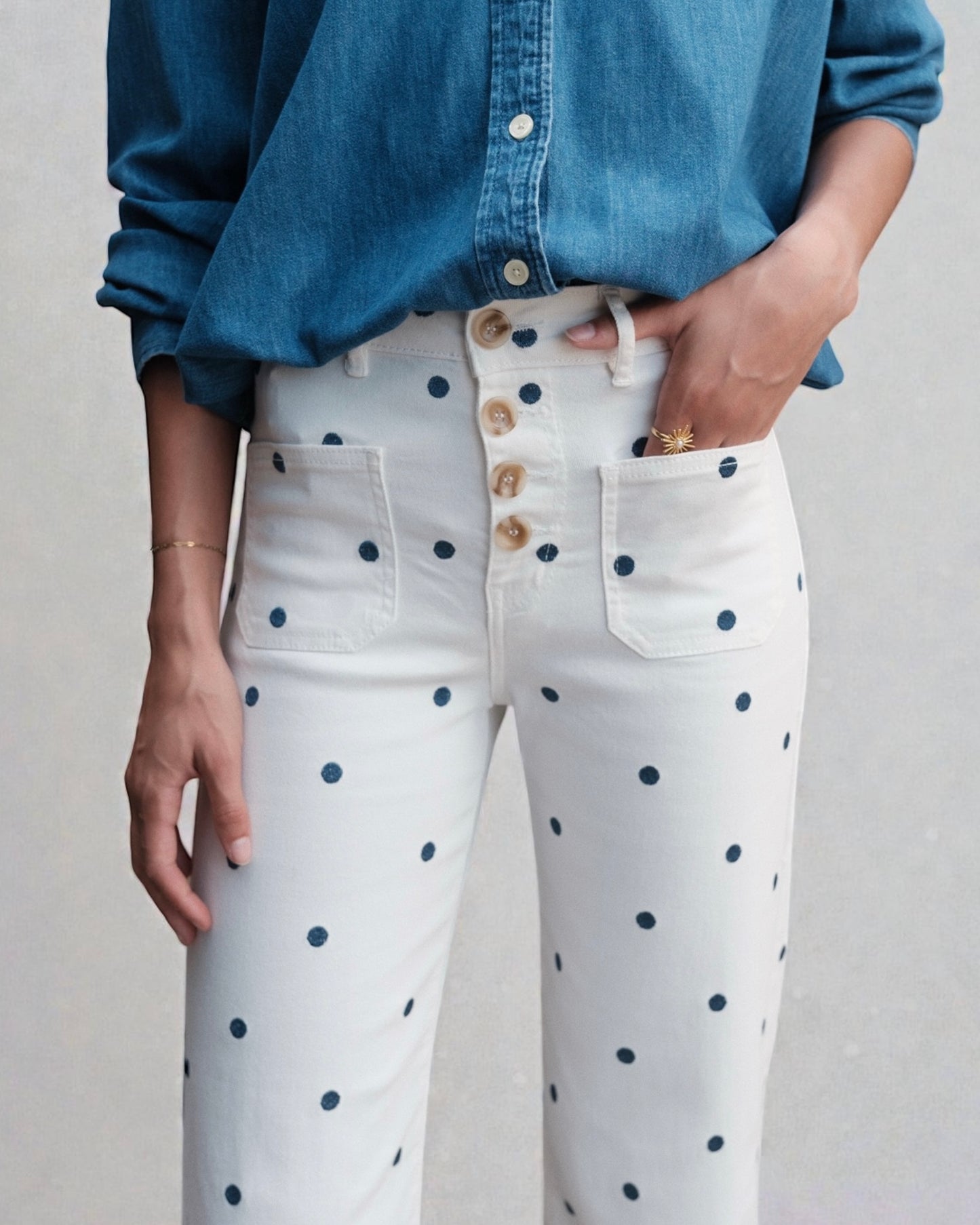 Pantalon abril lunares