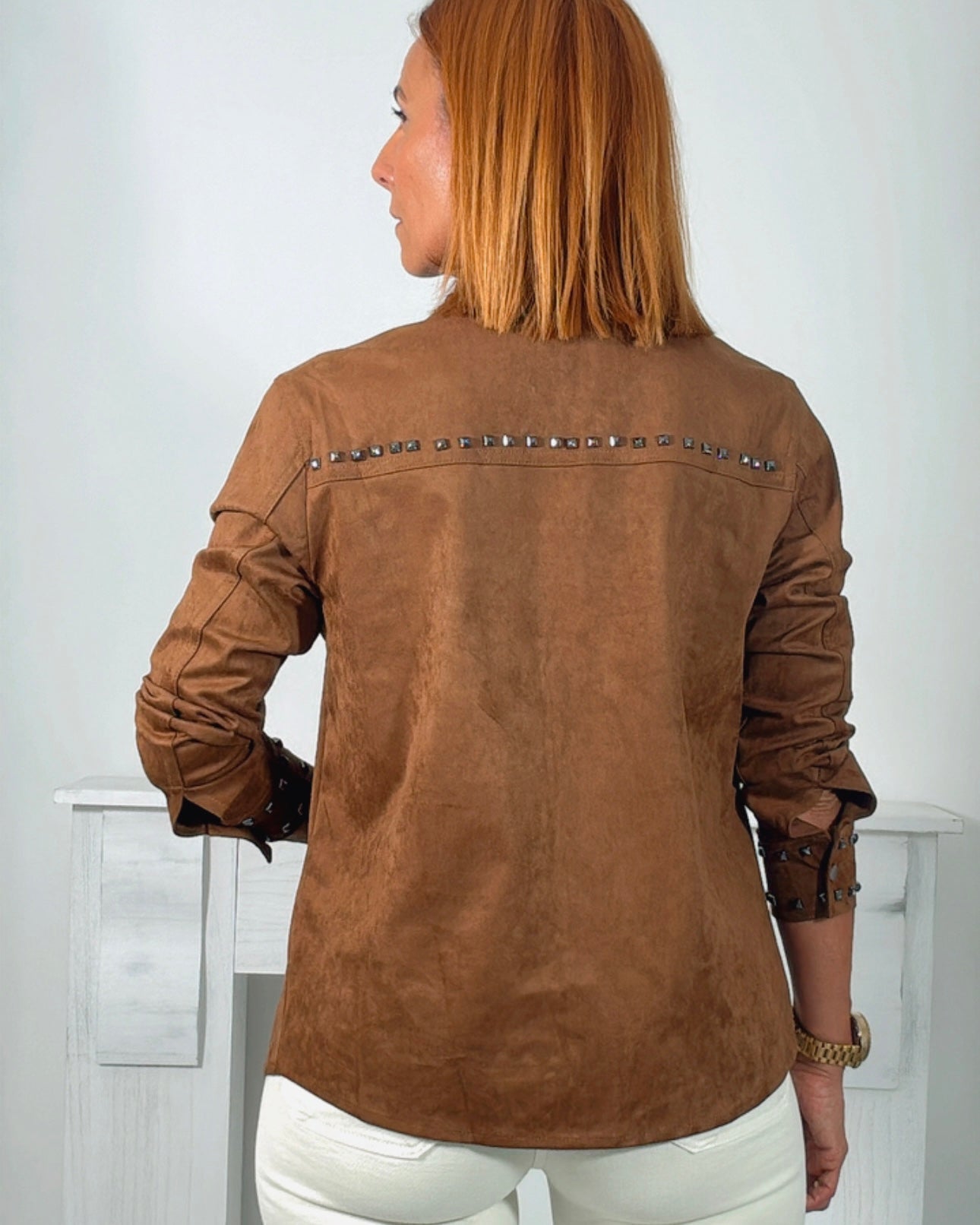 Camisa antelina tachas