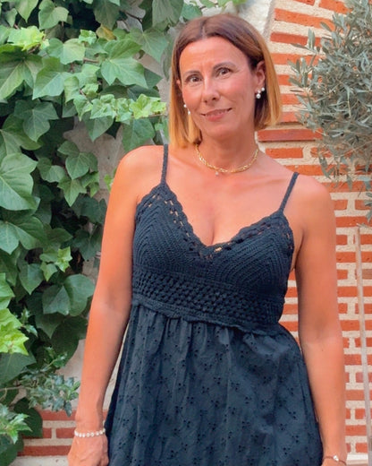 Vestido troquelado negro