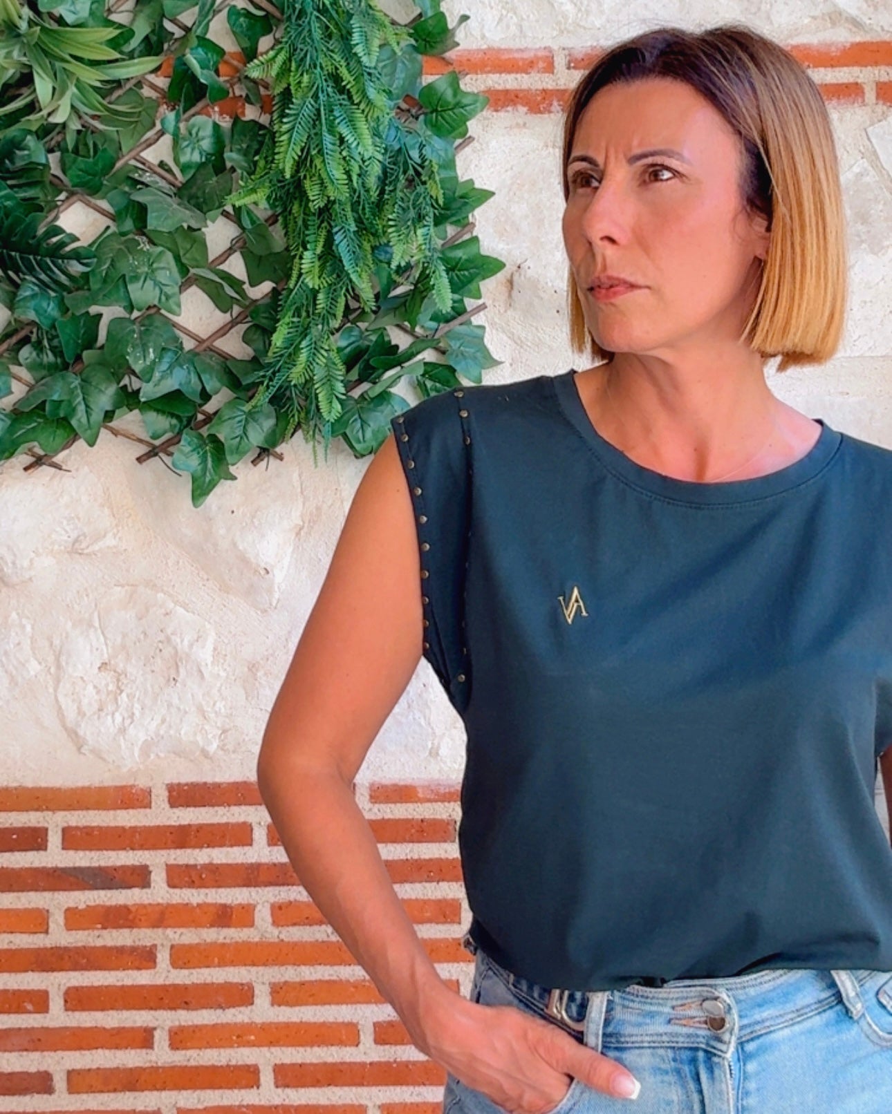 Camiseta Avore tachas antracita