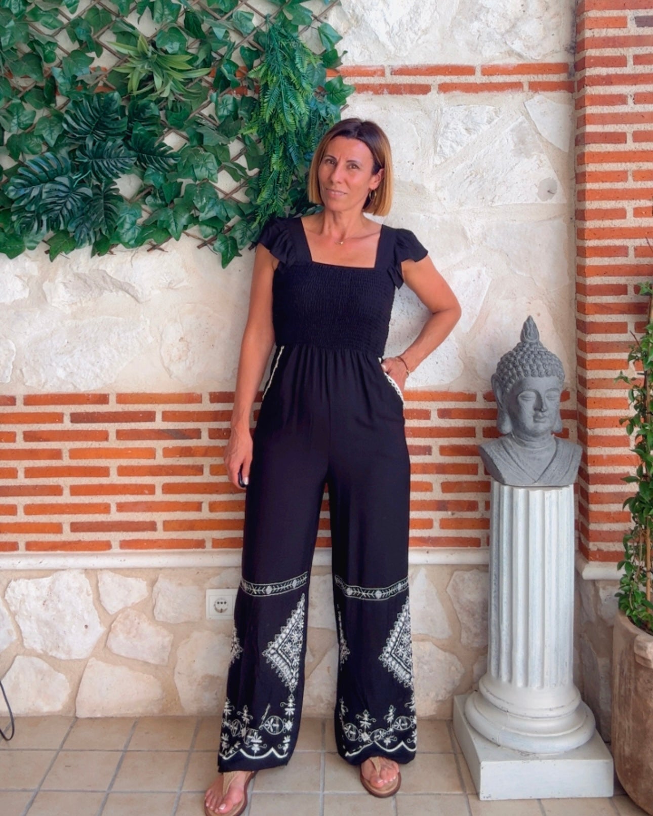 Mono Grecia negro