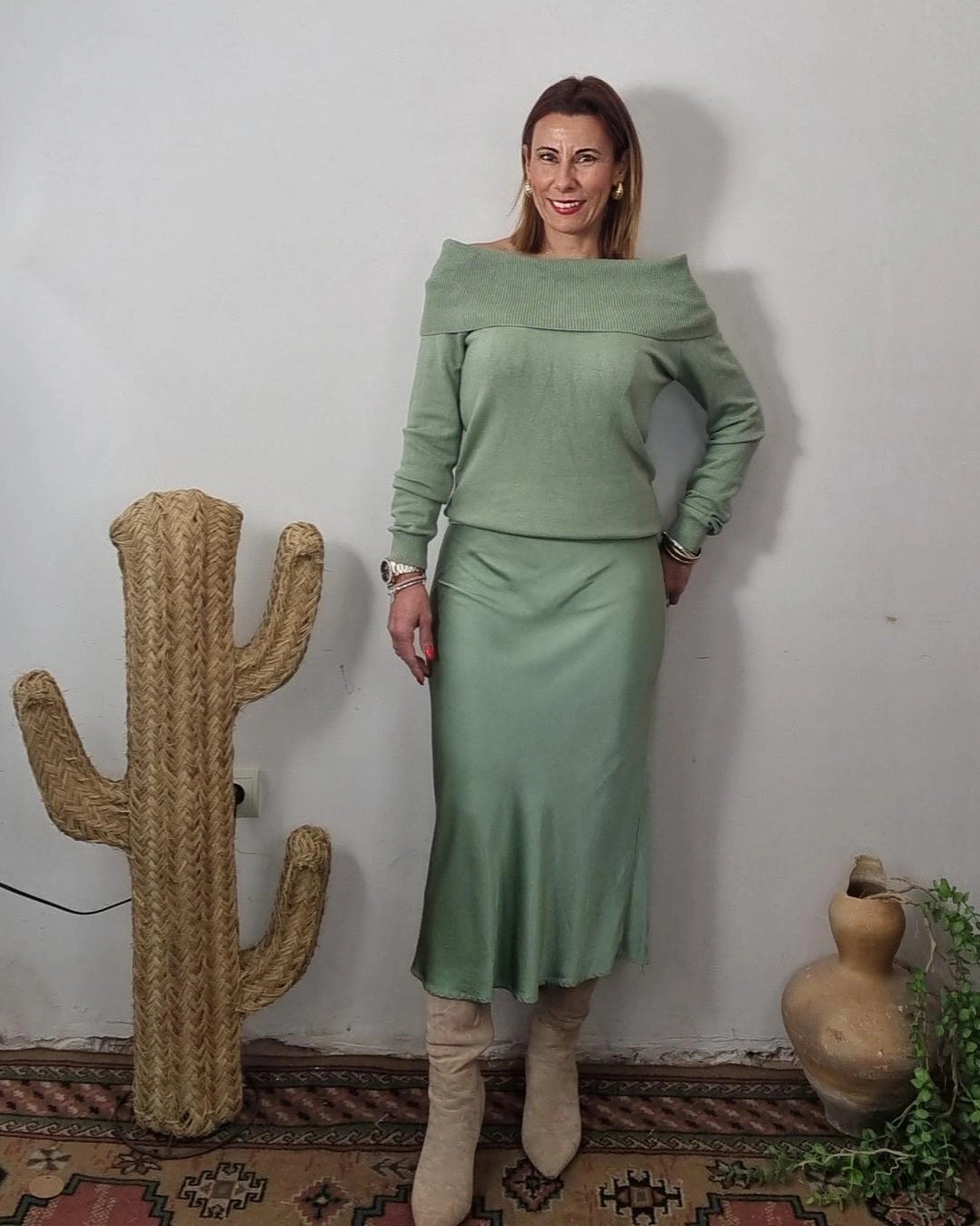 Falda de raso verde
